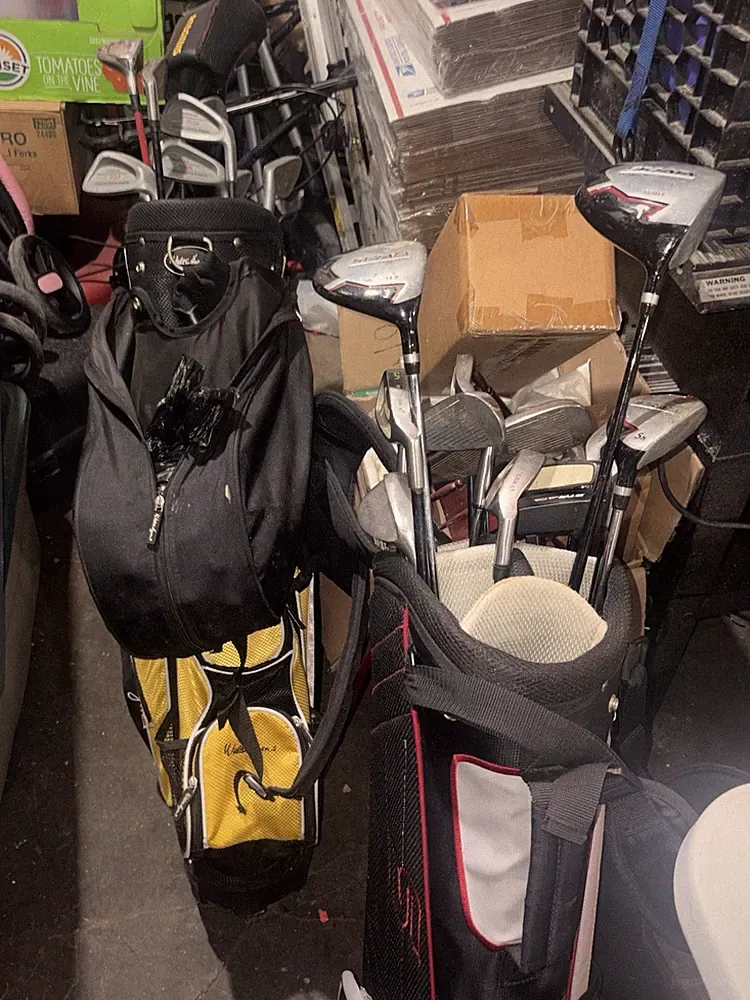 13 golf clubs ￼