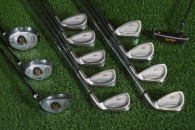 13pc. MEN'S GOLF SET KS TOUR OVERSIZE SPALDING TOUR DUNLOP MEDIUM FIRM SHAFTS RH