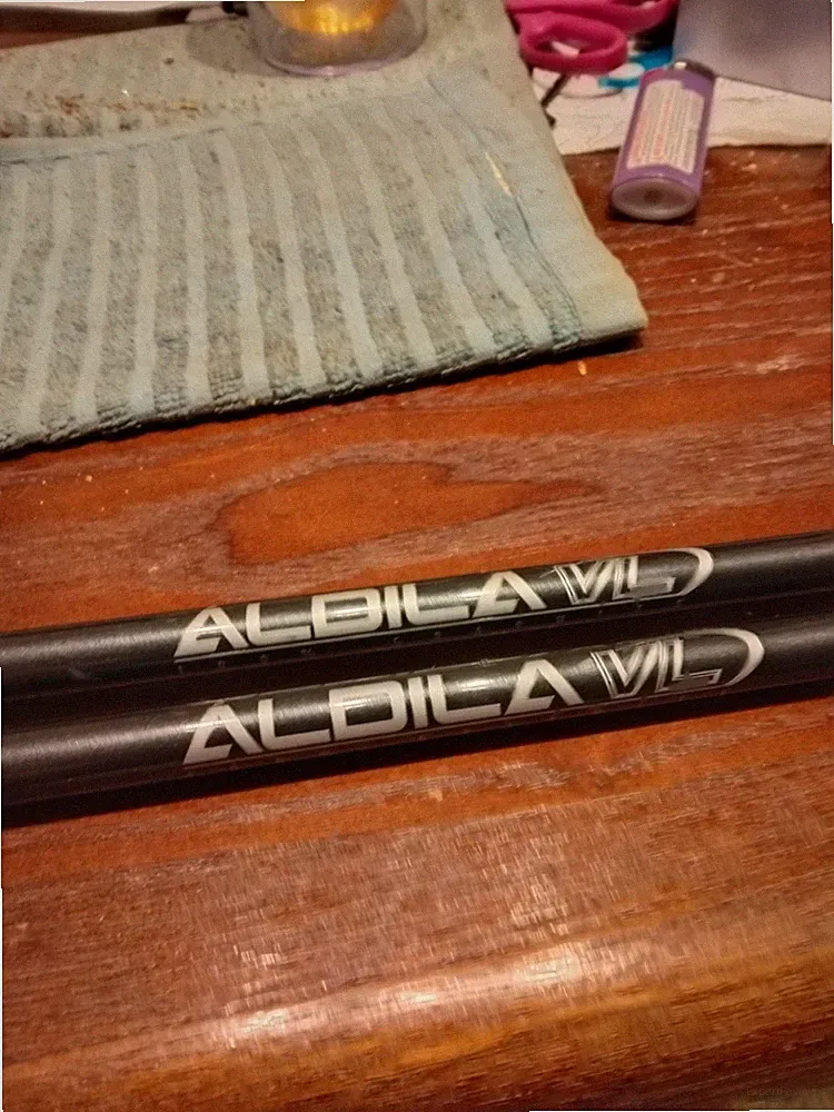 2 ALDILA VL GRAPHITE SHAFTS, .370 TIP FOR IRONS, 41 INCH, MULTI-FLEX, READ.