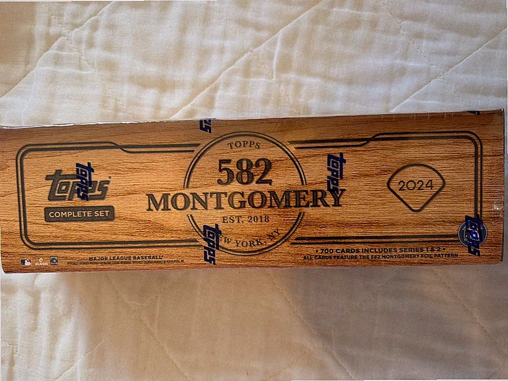2024 Topps 582 Montgomery Club Complete Set Box
