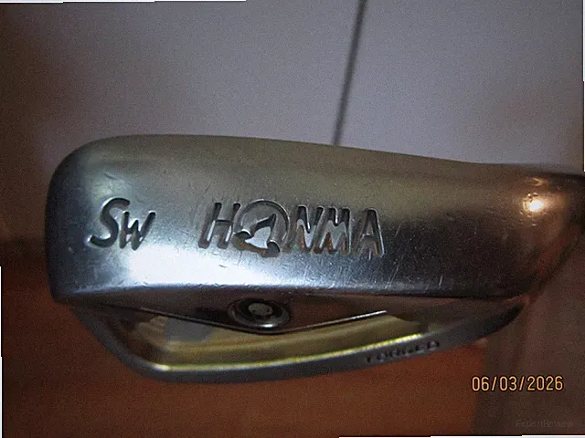 3 star Honma Beres IS-02 Forged Sand Wedge with 3 Star Armroq 6 45g R-Flex Shaft