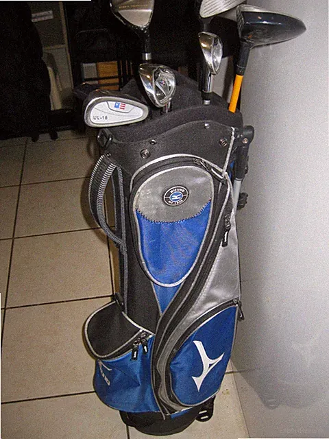 7 PIECE USKG JUNIOR RH SET- AGES 9 TO 12 , NEW MIZUNO BAG; FREE SZ 5 SHOES