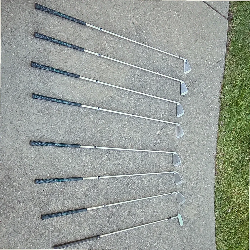8 Club Set, Irons 4-9, PW, Putter