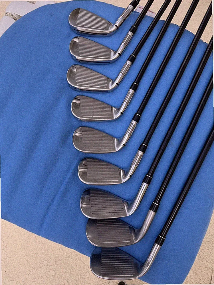 9+ Excellent TaylorMade M6 set 9 Irons 5-PW, AW, SW, LW-Fujikura ATMOS 5A shafts