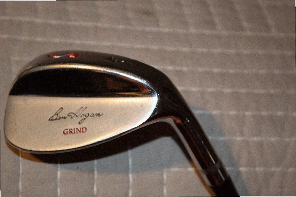 *** BEN HOGAN-APEX GRIND -SAND WEDGAPEX WEDGE STEEL SHAFT- 35 1/2 INCHES-R/H ***