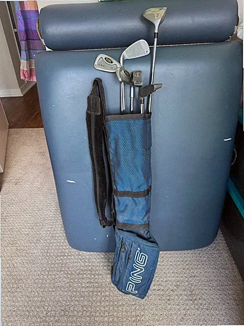 boys golf club set with balls and tees