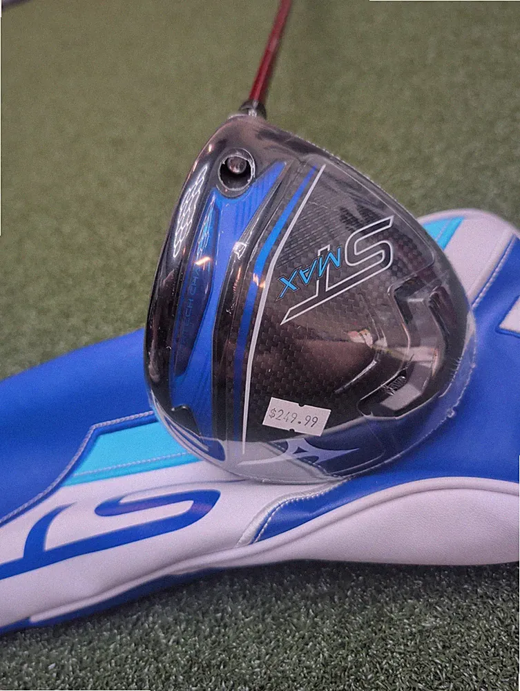 Brand New Mizuno ST Max 230 Driver 9.5°. Denali Red 50g Senior Flex