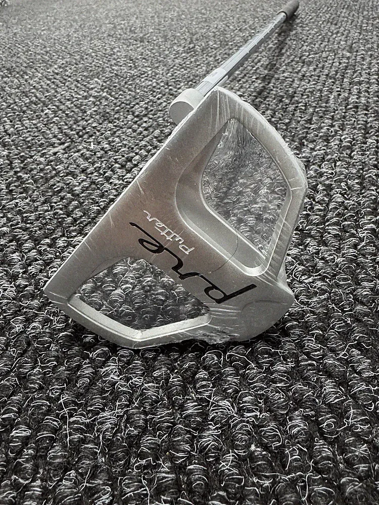 BRAND NEW Pinemeadow Pre Putter Mid Mallet Right Handed 34” Men