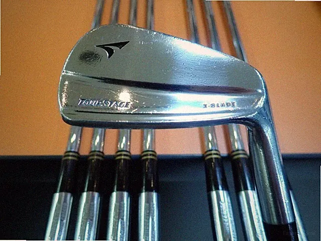 Bridgestone TourStage X-Blade 2005 Iron Set