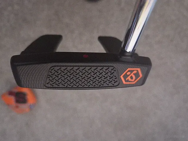 BURKE SERIES X 50 PUTTER 33IN BLACK - NEW IN PLASTIC