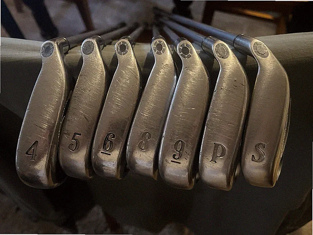 Callaway Hawkeye Iron Set 4-SW L Flex Graphite Shaft, Right-Handed. No 7 Iron.