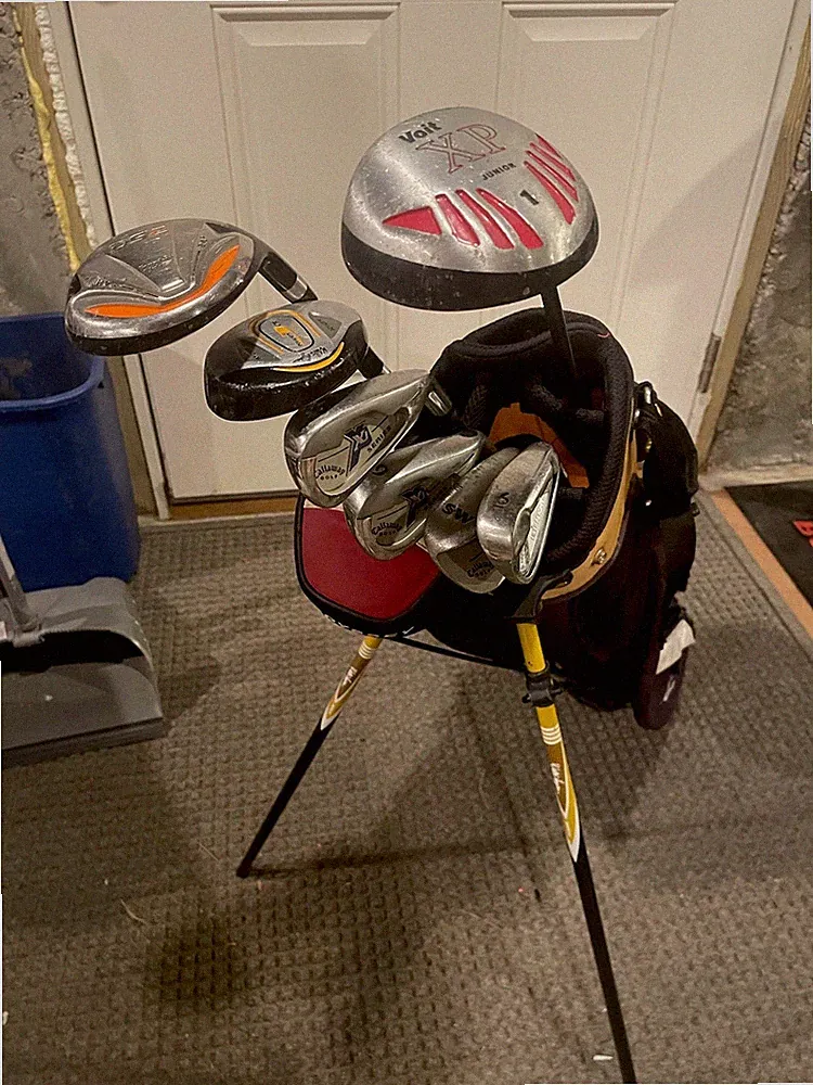 Callaway- Odyssey White Hot- Walter Hagen Right-Handed Golf Beginner Set. Youth