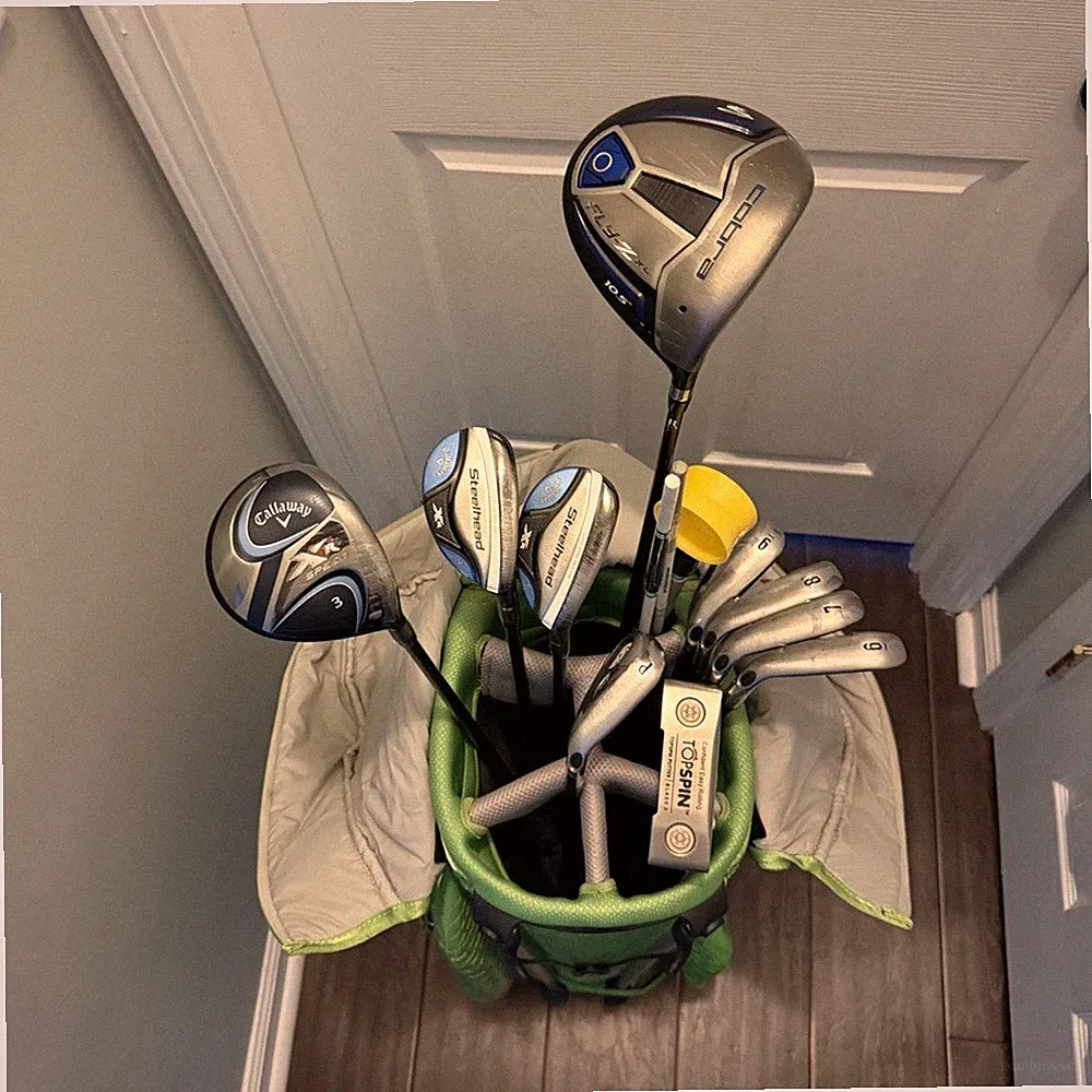 Callaway Steelhead XR Hot Women’s RH Golf Club Set w/ Bag Graphite Irons/Woods