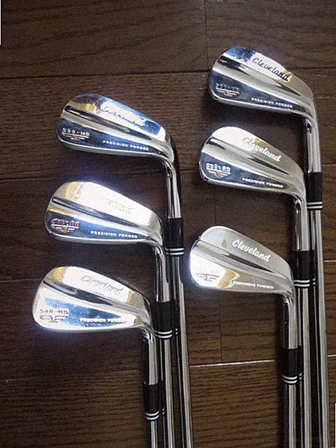 Cleveland 588 MB Forged Iron Set 6pcs 5-PW Dynamic Gold Flex S300