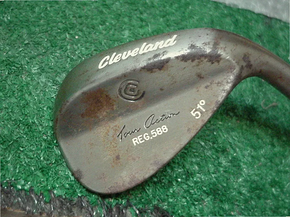 Cleveland 588 Tour Action RTG (Raw Tour Grind) 51 degree Gap Wedge Stiff Flex