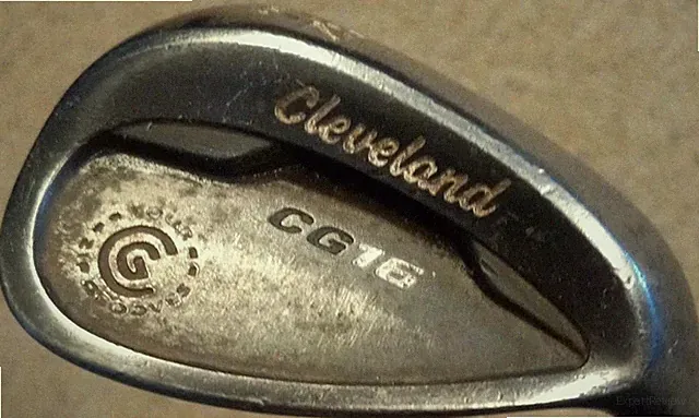 Cleveland CG16 Black Zip Groove Gap Wedge 52° / 10 Wedge Flex 35.5″ (Used)