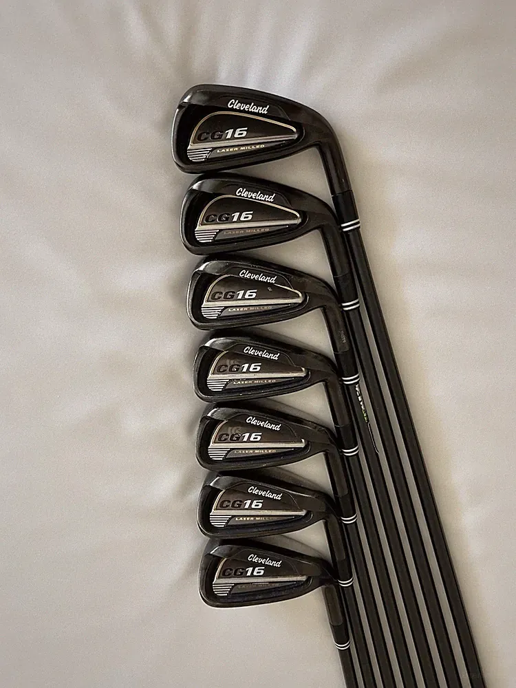 Cleveland CG16 Iron Set (P-4) 7pcs Right Hand Regular Flex Graphite