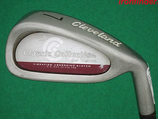 Cleveland Classic Collection for Women Single 7 Iron Graphite Ladies Shaft Right