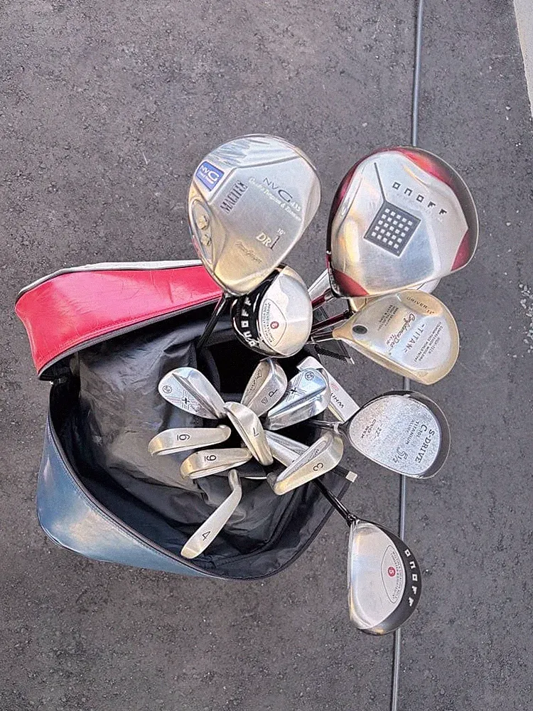 Cleveland Golf Club Set w/ Carry Bag, 18 Clubs, Used, Beginner Friendly
