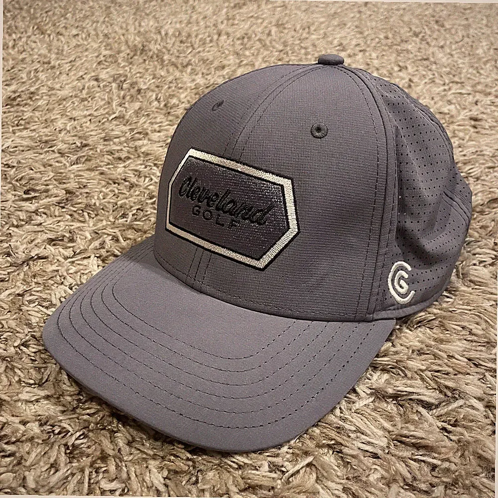 Cleveland Golf Hat Snap Back Gray Perforated Performance Mens