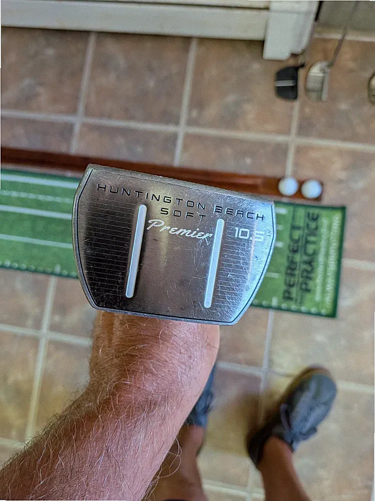Cleveland Huntington Beach Premier 10.5 Center Shaft Putter 35”