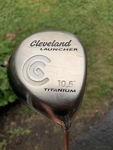 Cleveland Launcher 400 10.5 deg Titanium Driver, R Flex 45". With Headcover