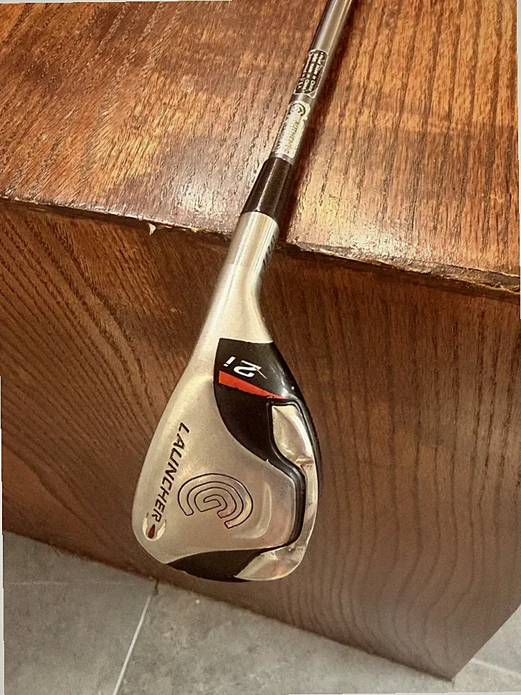 Cleveland Launcher Golf Club 2i Hybrid 18° RH 41.5” Fujikura Graphite, Reg. Flex