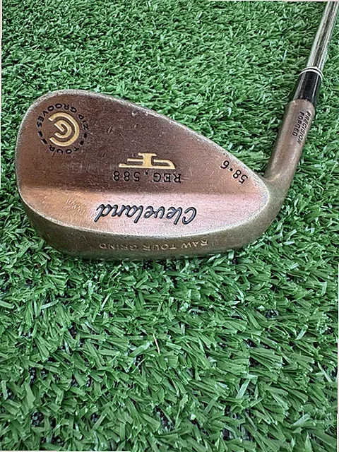 Cleveland Reg 588 Raw Tour Grind 58·6 Lob Wedge Dynamic Gold Wedge Flex LH