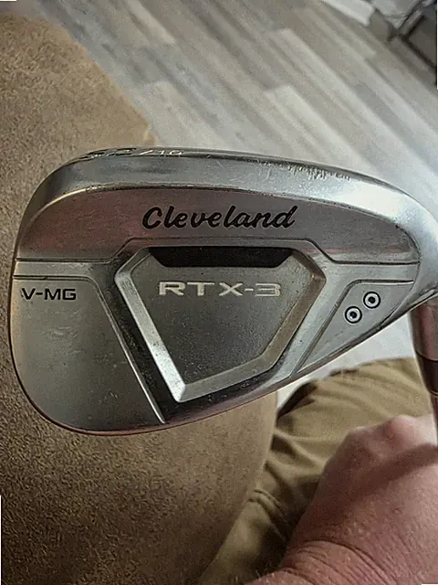 CLEVELAND RTX-3 V-MG 52°|10 GAP APPROACH WEDGE DYNAMIC GOLD STEEL SHAFT