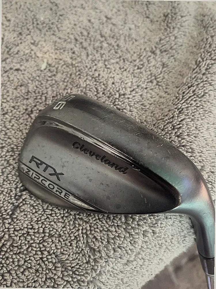 Cleveland RTX Zip Core Wedge 56/10 Mid Bounce Black Finish