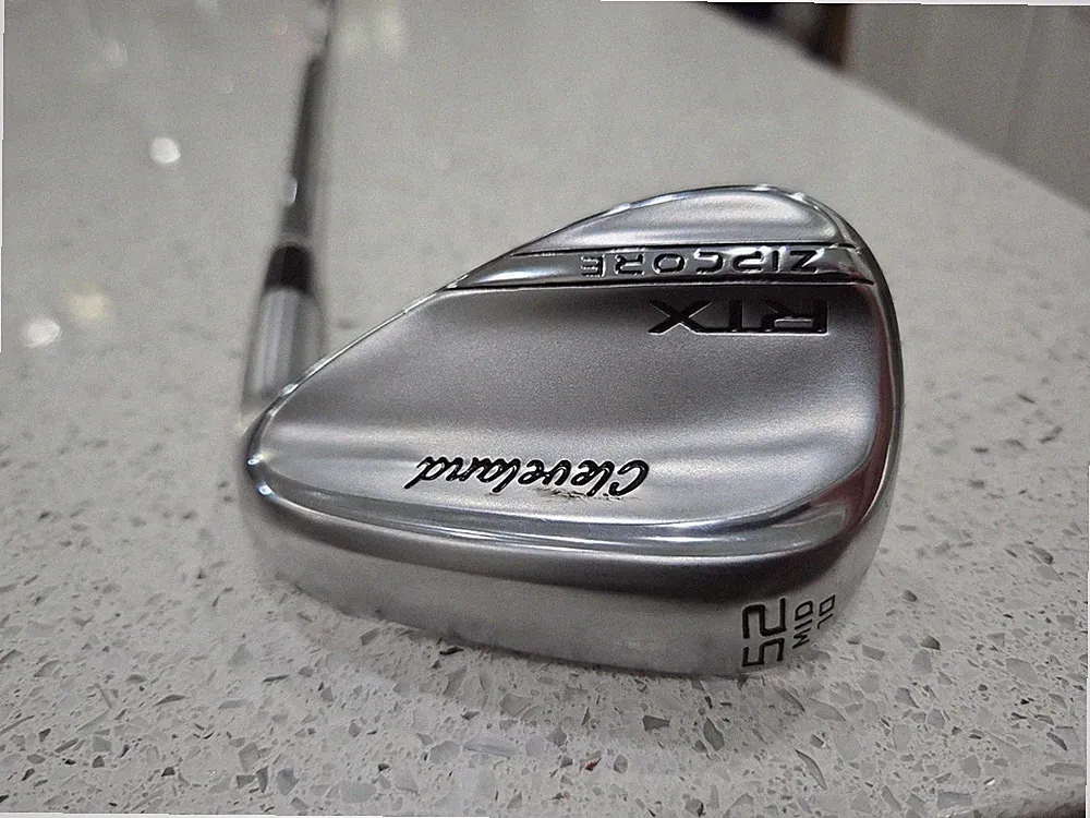 Cleveland RTX Zipcore Wedge Black Mid 10 52* RH Golf Pride Grip New In Wrap