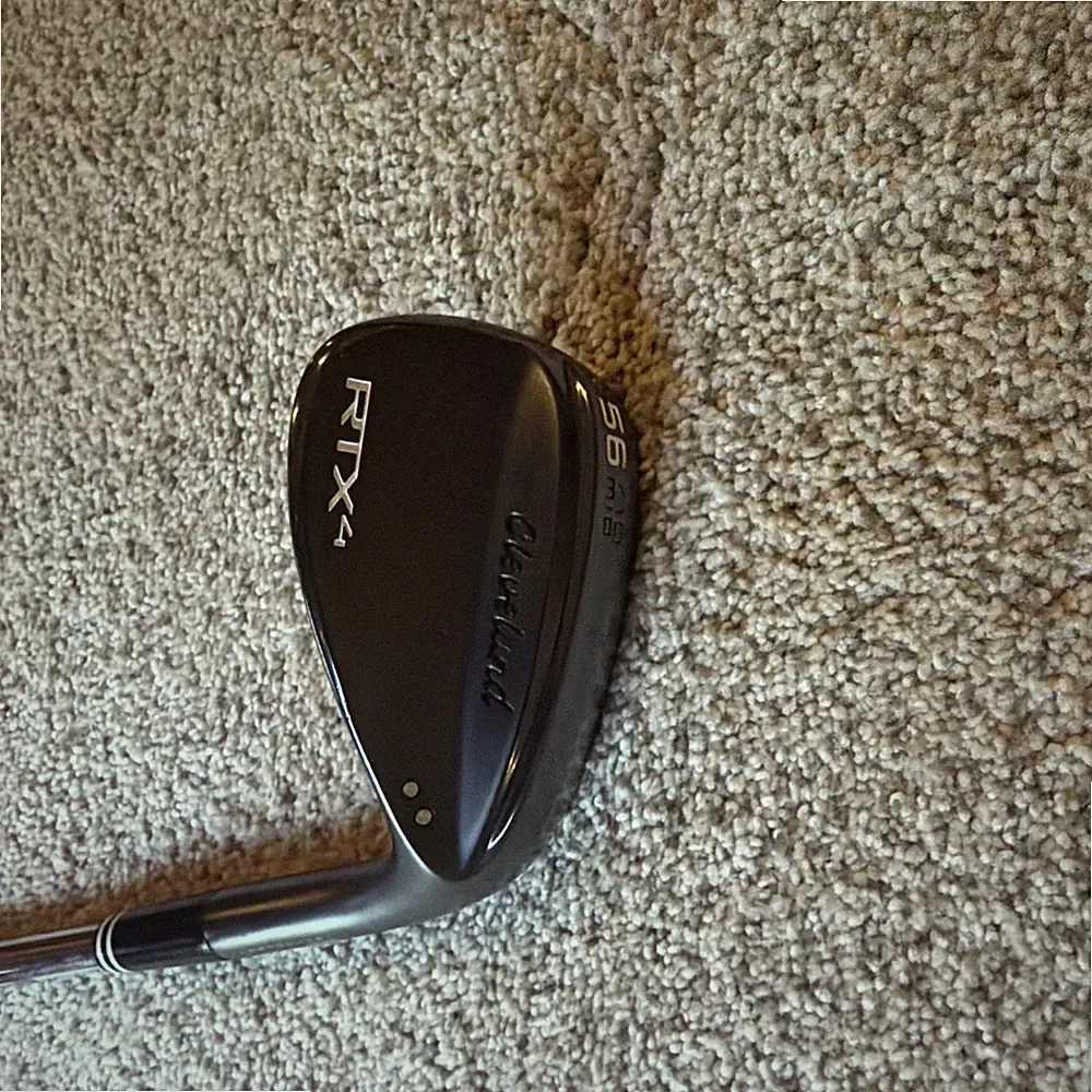 Cleveland RTX4 56° 10 Sand Wedge Right Hand Dynamic Gold S400 Steel Mid Grind
