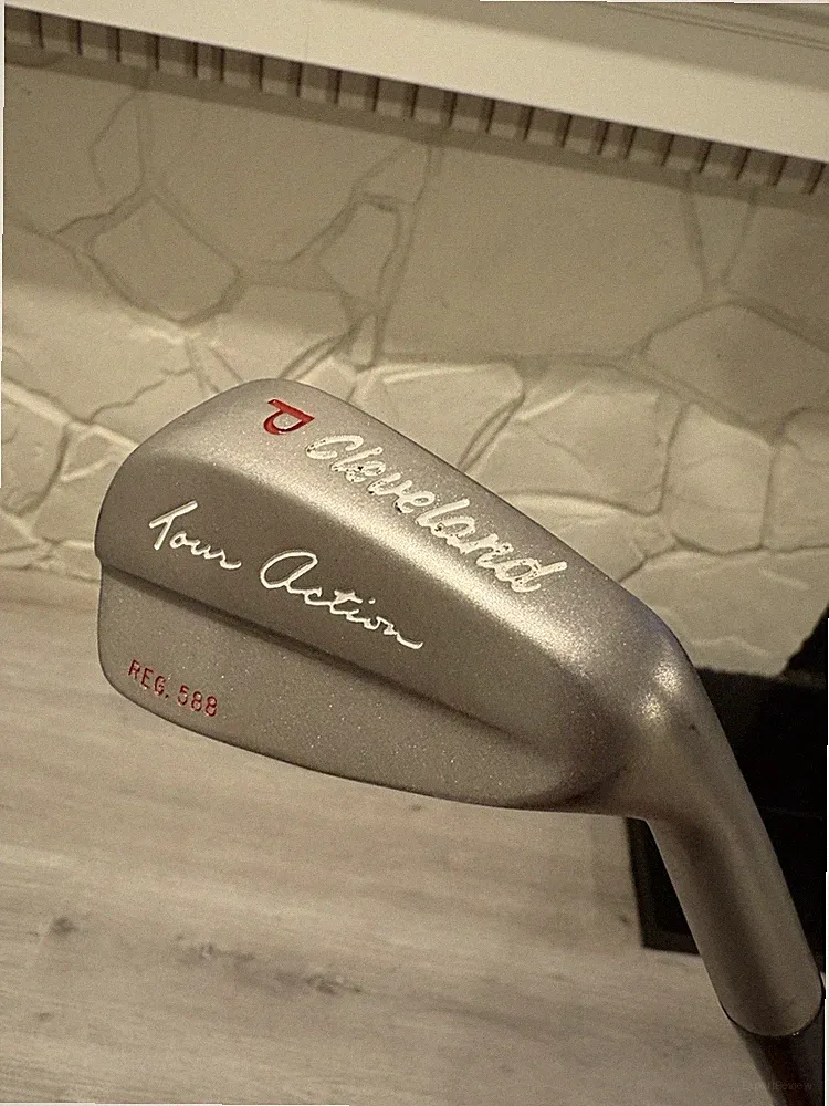 Cleveland Tour Action 588 Pitching Wedge Steel Dynamic Gold