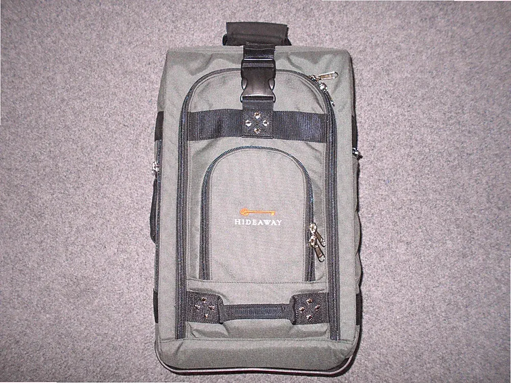 CLUB GLOVE HIDEAWAY GOLF CLUB LA QUINTA CA 22X13X10 ROLLING RUGGED LUGGAGE