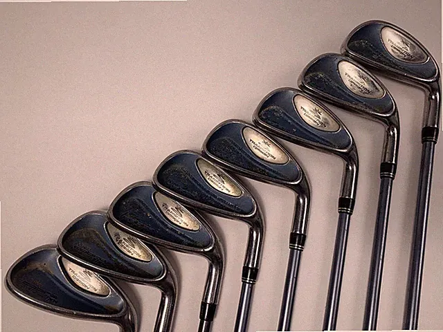 Cobra 3400 I/XH Iron Set 4-PW+SW Graphite Design YS-5.1 50g Ladies Womens RH