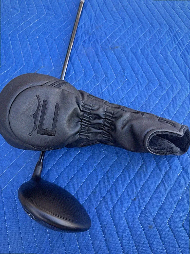 Cobra DARKSPEED MAX Driver 10.5 degree LIKE NEWWW SEE PICTURES