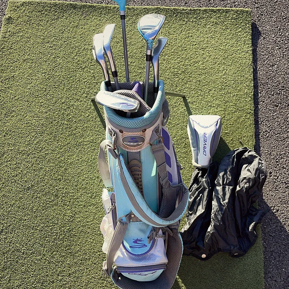 Cobra Junior 6 Club Set Youth 46”-52” RH With Carry Stand Bag