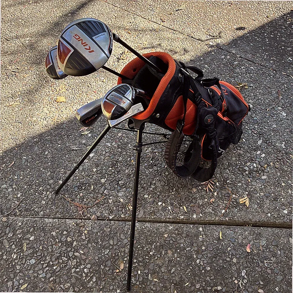 COBRA Junior Right Handed Golf Club Set - 6 JR Clubs - w/ Stand Bag