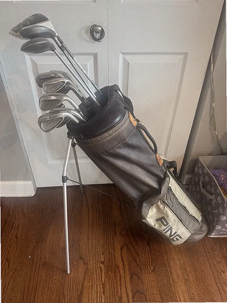 Complete Golf Set: Driver, Wood, Hybrid, Irons, Wedge Putter, bag, Ect.