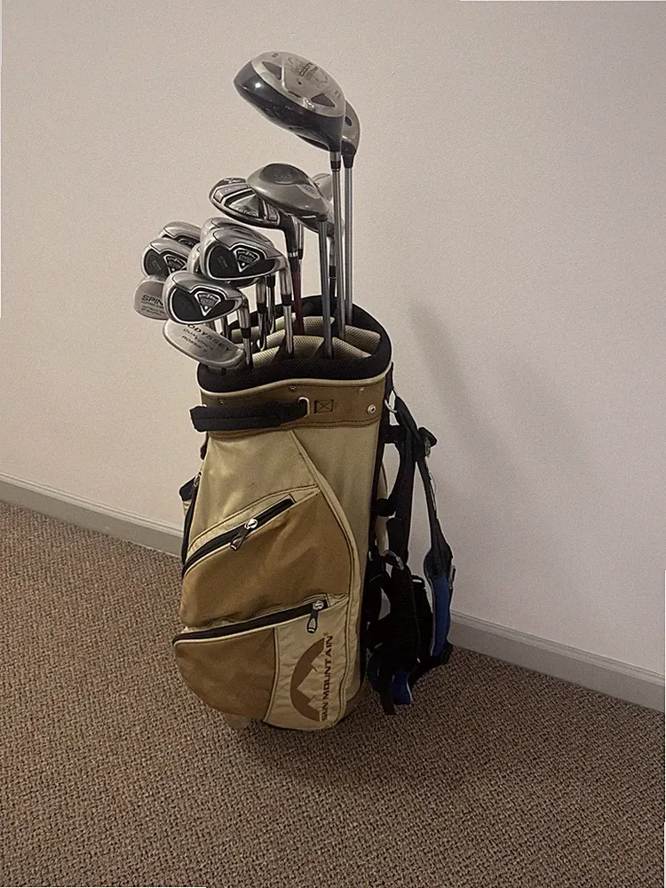 Complete Golf Set: Driver, Wood, Hybrid, Irons, Wedges, Putter, bag, Ect.