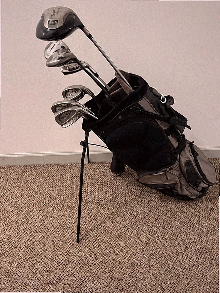 Complete Golf Set: Stiff, Driver, Wood, Hybrid, Irons, Wedges, Putter, bag, Ect.