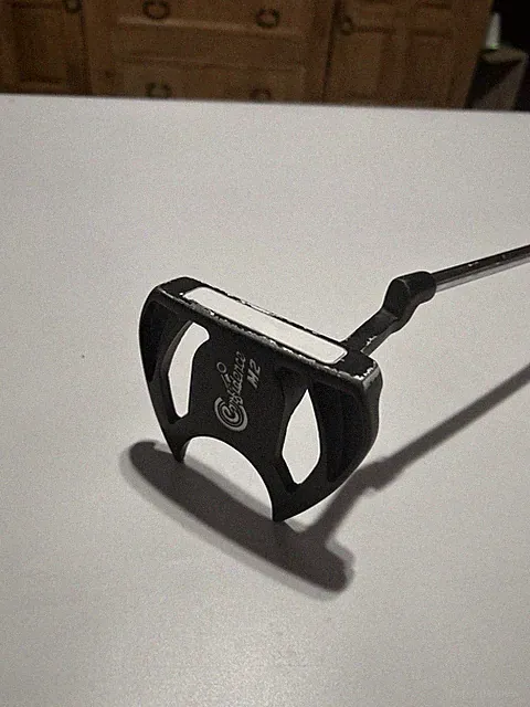 Confidence M2 Golf Putter RH Steel Shaft Mallet Style 36” Used