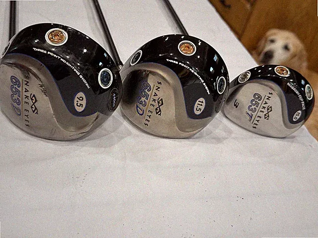 Custom Made Right Handed Golf Clubs Complete with 2 Putters and Bag Very Good