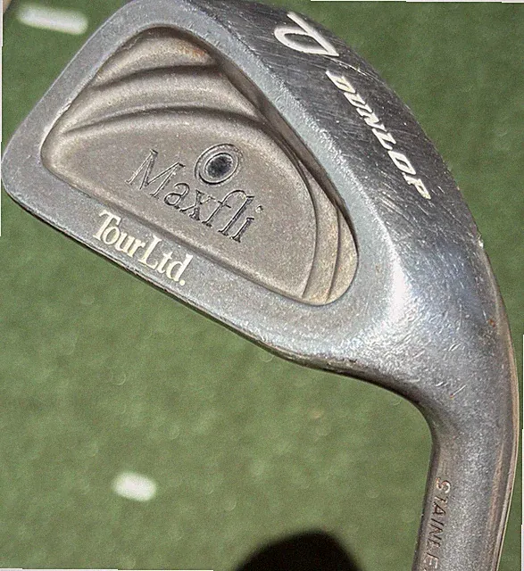 Dunlop Maxfli Tour Ltd. Pitching Wedge - RH - Dynamic Gold S300 Stiff Steel