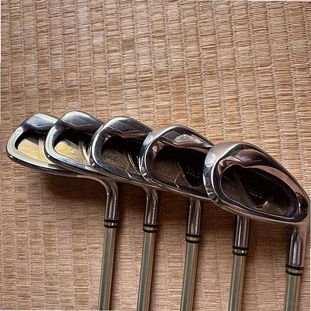 Dunlop XXIO Prime 2015 Iron Set 6-9 Pw 5p RH SP800 Graphite Flex SR Used