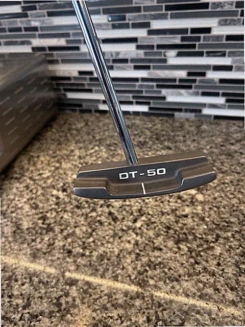 Dyna Tech Pro Series DT 50 Putter RH Sweeper Long Double Grip 48.5”
