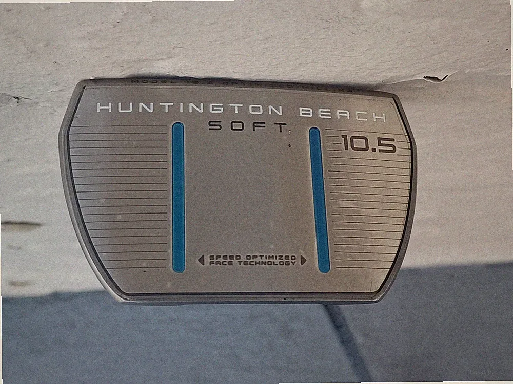 Excellent Cleveland Golf Putter Huntington Beach SOFT 10.5 RH Winn Grip 35"