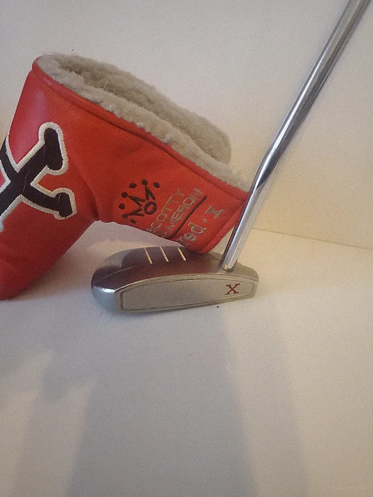 Excellent Condition Scotty Cameron Red X2 35 Inch Putter – Includes Headcover