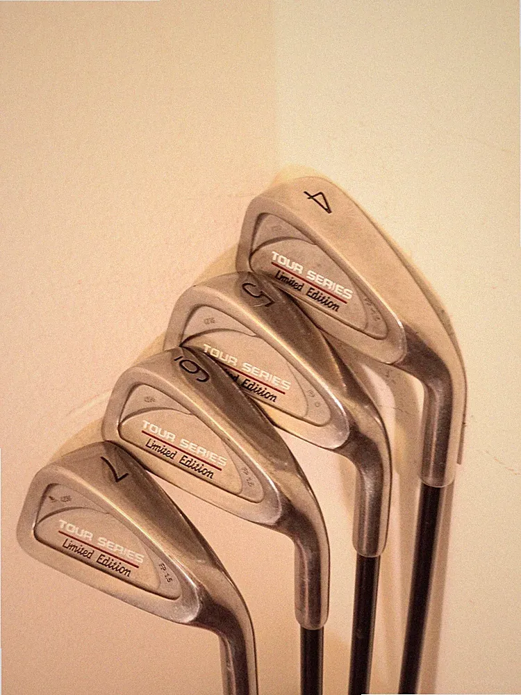 🏒 Four (4) RH Tour Series Limited Edition 4,5,6 & 7 Iron Golf Clubs