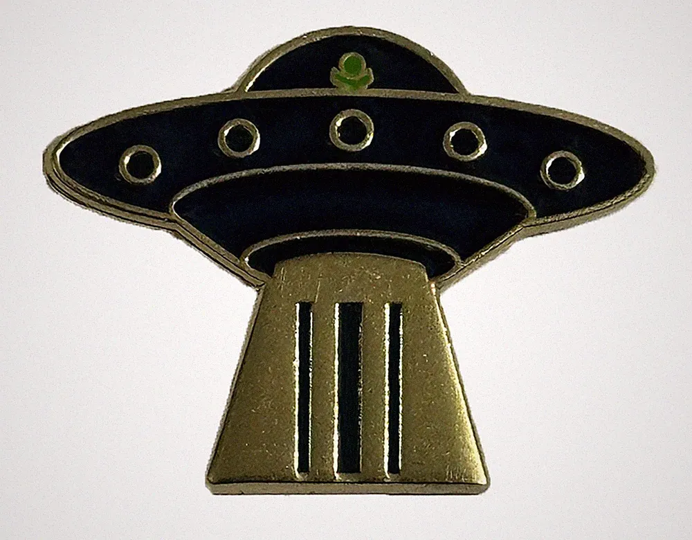 Golf Ball Marker Magnetic UFO Cool Unique Golf Gift Premium Quality